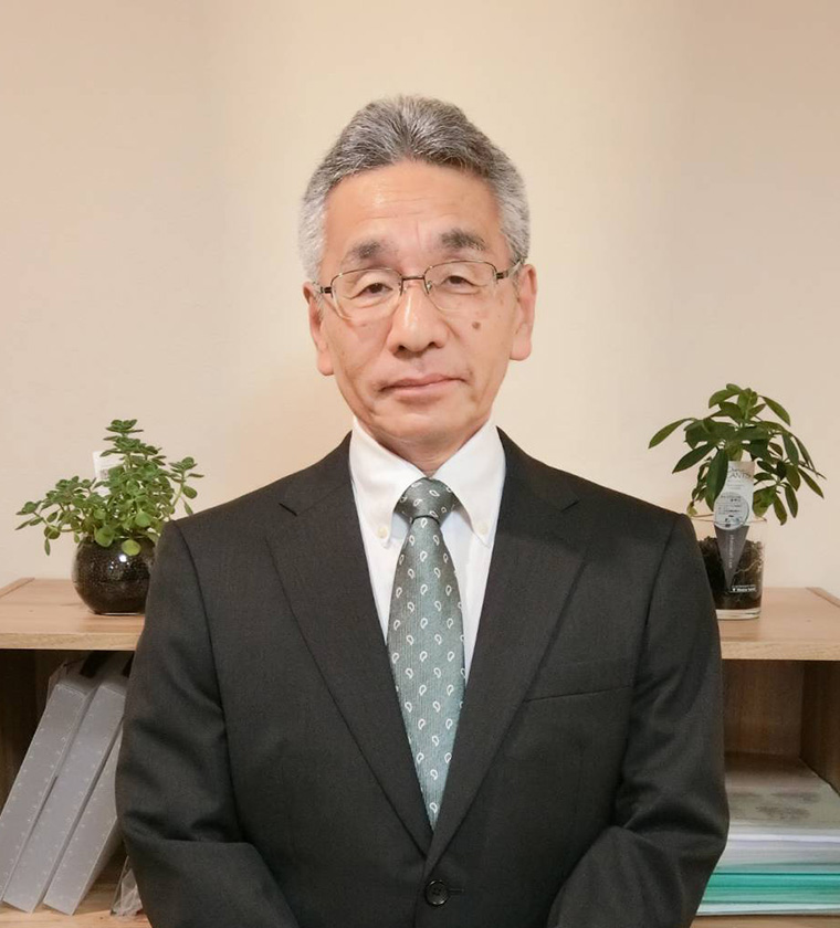 勝股　保夫